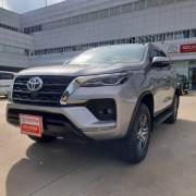 Bán xe Toyota Fortuner 2021 2.4G 4x2 AT giá 960 Triệu - TP HCM