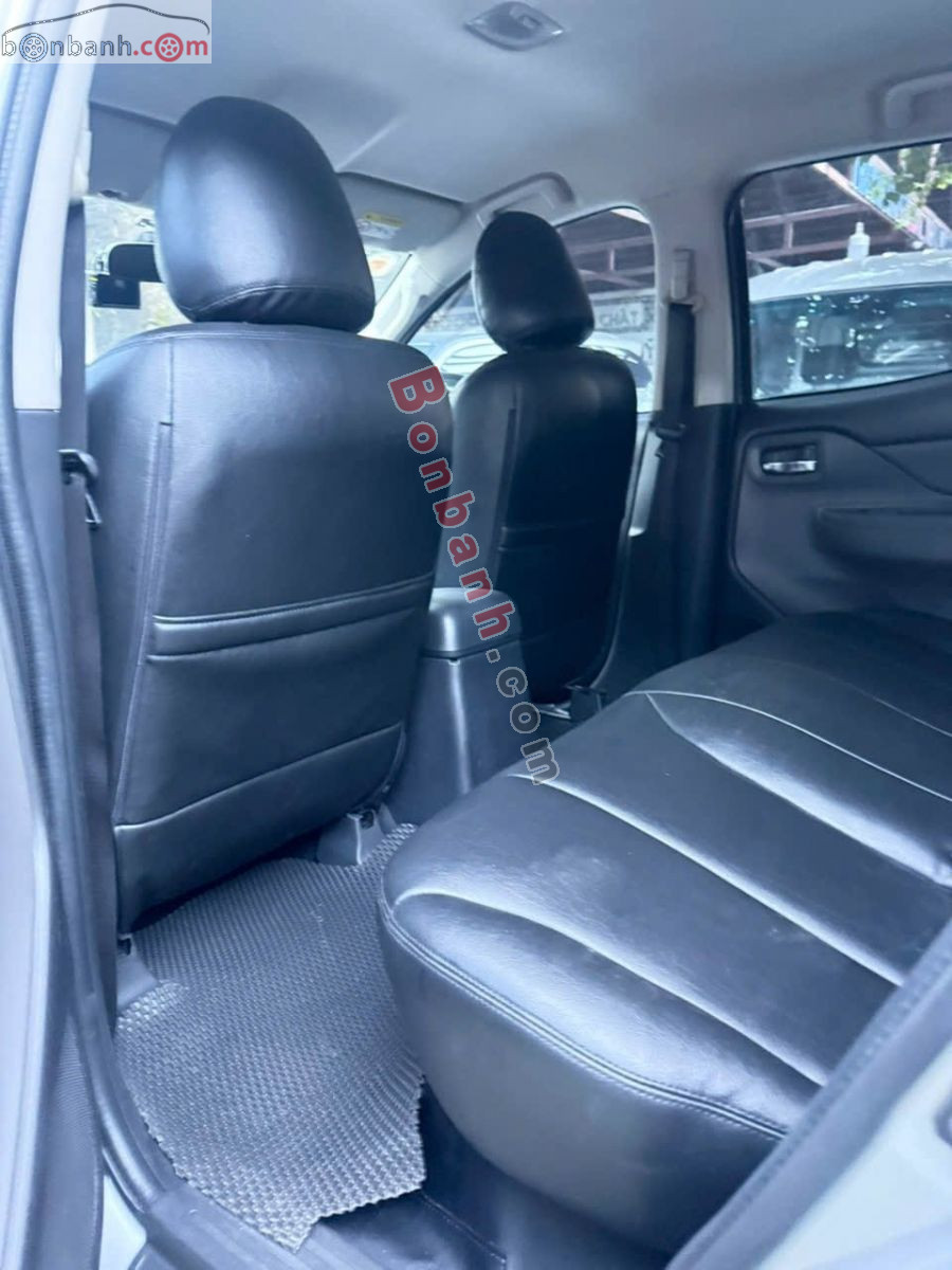 Mitsubishi Triton 4x2 AT 2016 - 320 Triệu 5