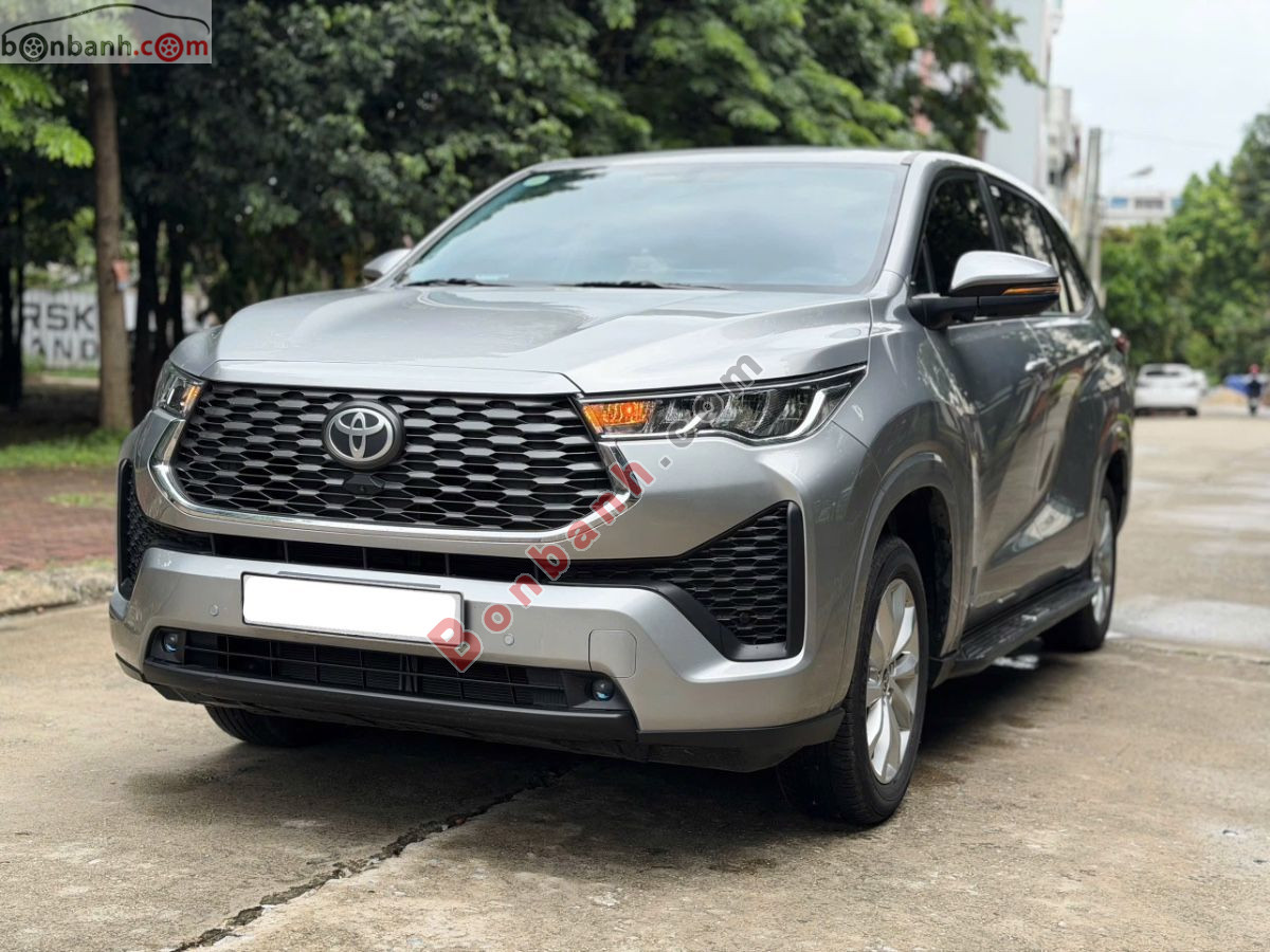 Toyota Innova Cross 2.0V CVT 2025 - 820 Triệu 3