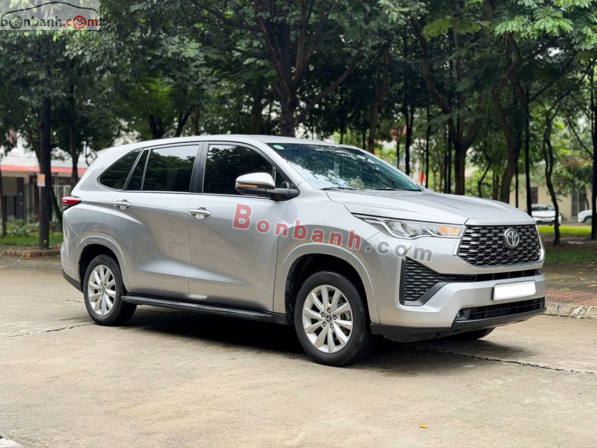 Toyota Innova Cross 2.0V CVT 2025 - 820 Triệu 2