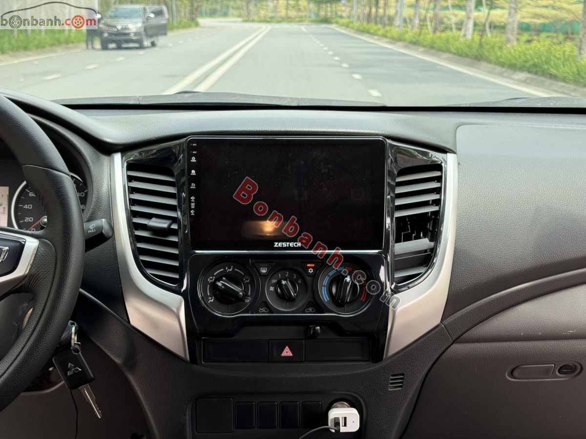 Mitsubishi Triton 4x2 AT 2019 - 420 Triệu 10