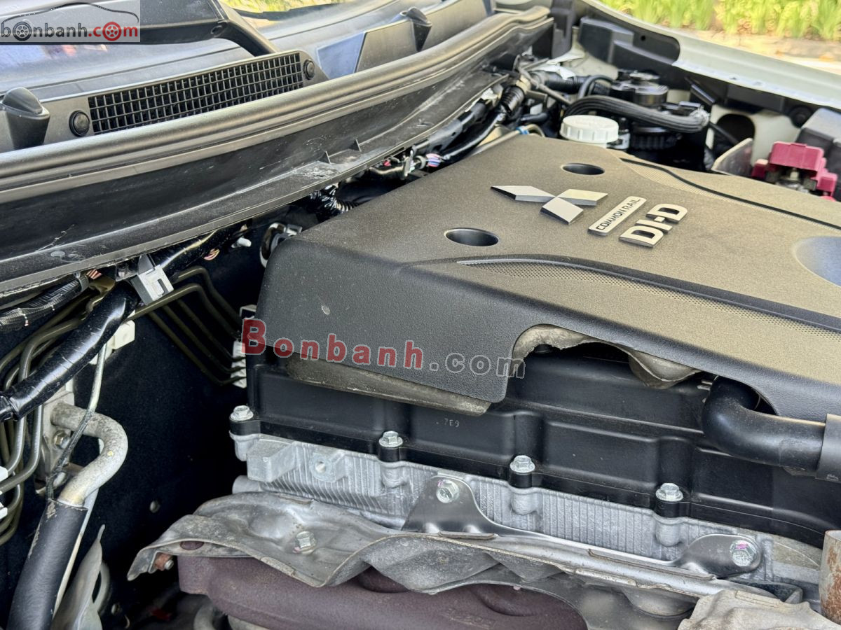 Mitsubishi Triton 4x4 AT Mivec 2017 - 465 Triệu 9