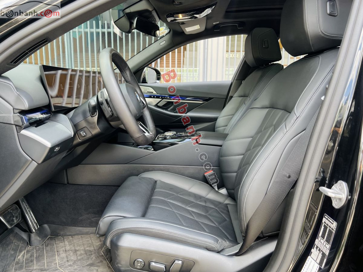 BMW 5 Series 530i M Sport 2025 - 2 Tỷ 699 Triệu 7