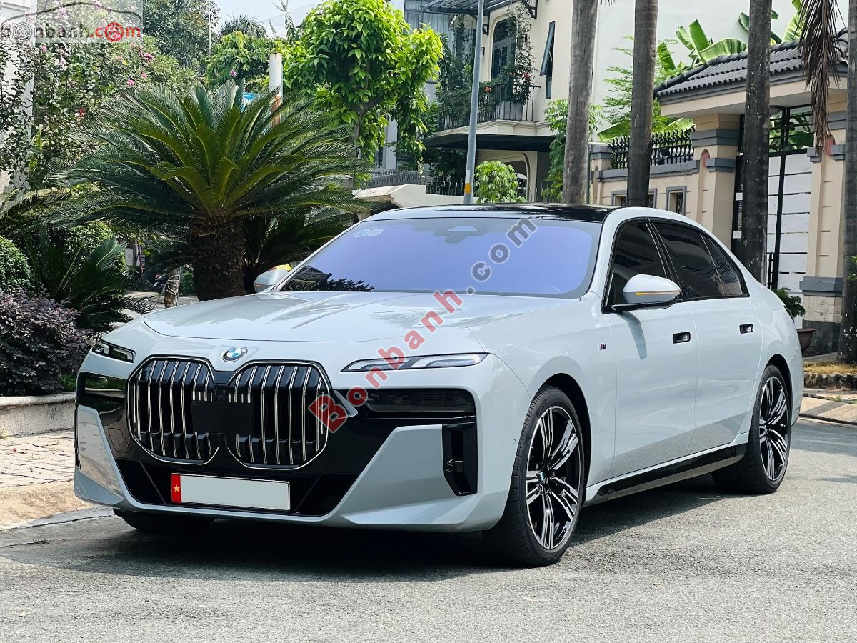 BMW 7 Series 735i M Sport 2023 - 3 Tỷ 599 Triệu
