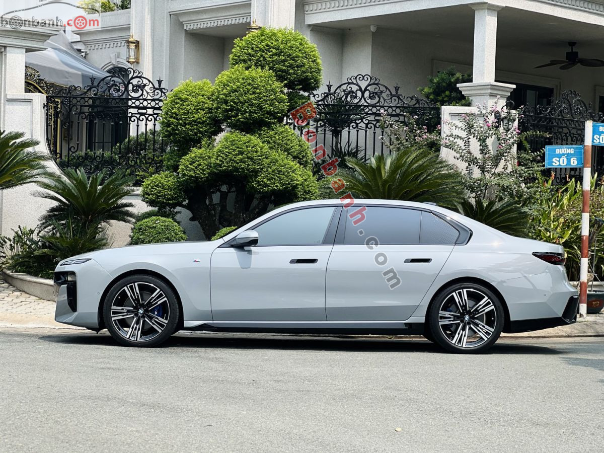 BMW 7 Series 735i M Sport 2023 - 3 Tỷ 599 Triệu 2