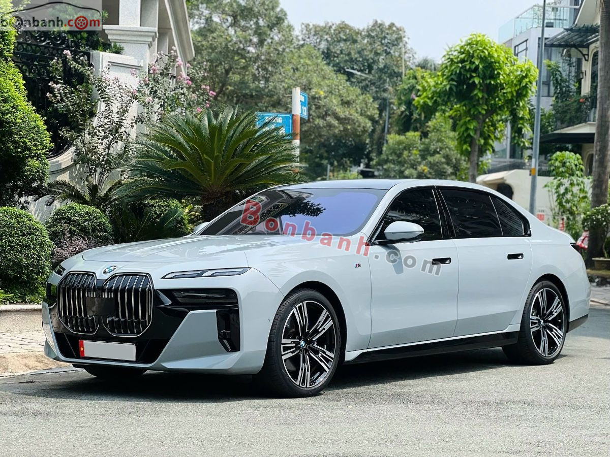 BMW 7 Series 735i M Sport 2023 - 3 Tỷ 599 Triệu