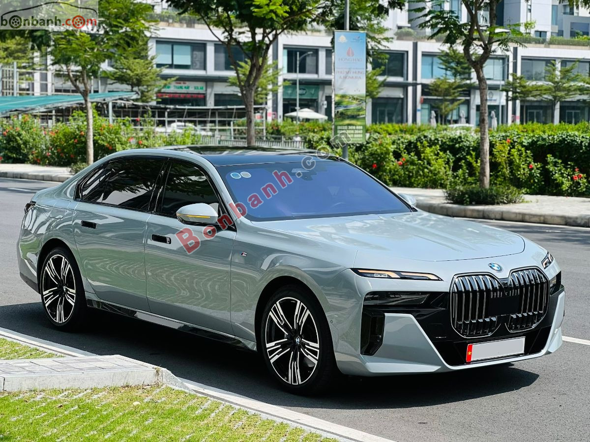 BMW 7 Series 735i M Sport 2023 - 3 Tỷ 599 Triệu