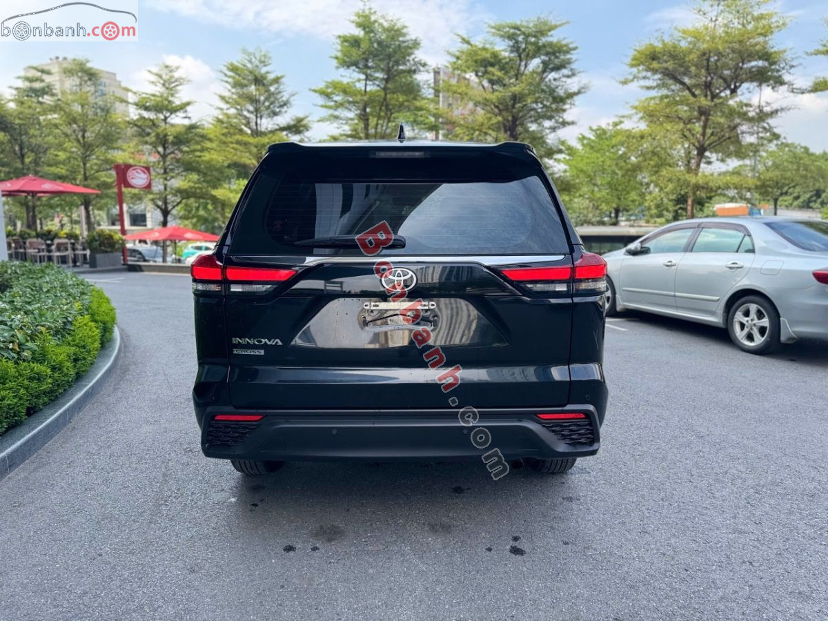 Toyota Innova Cross 2.0V CVT 2025 - 850 Triệu 3