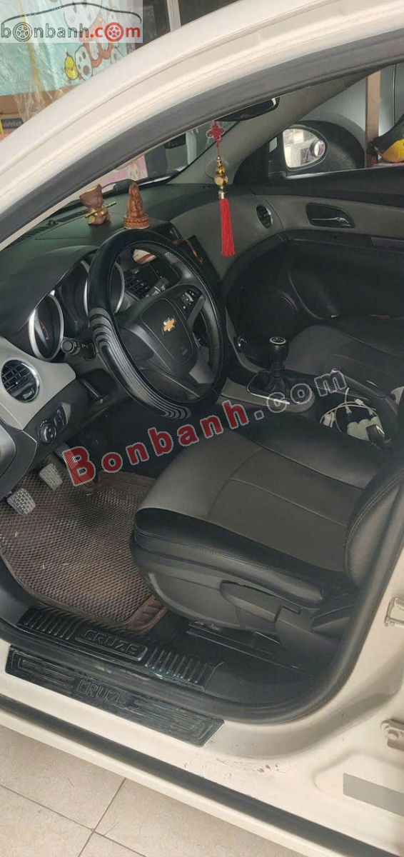Chevrolet Cruze LT 1.6 MT 2015 - 195 Triệu 4