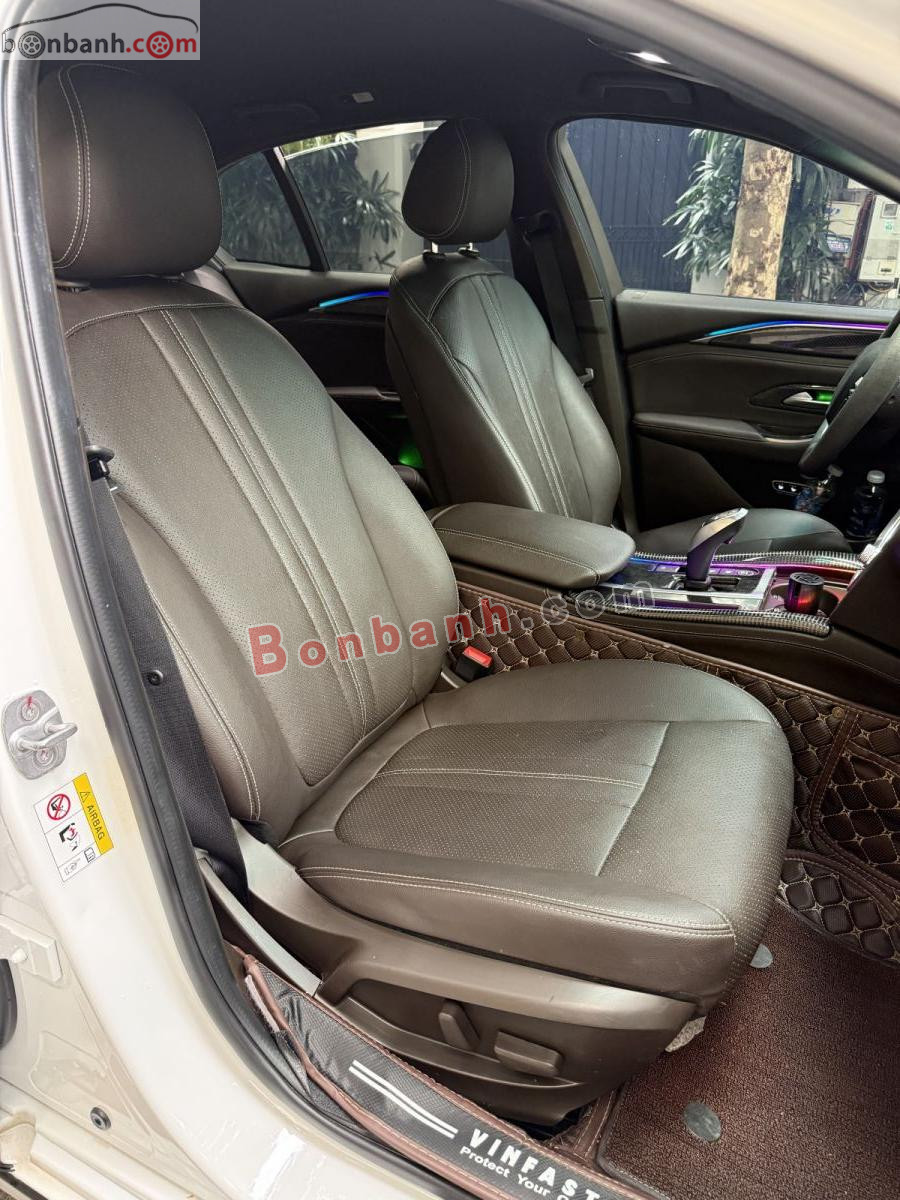 VinFast Lux A 2.0 Base 2.0 AT 2021 - 415 Triệu 6