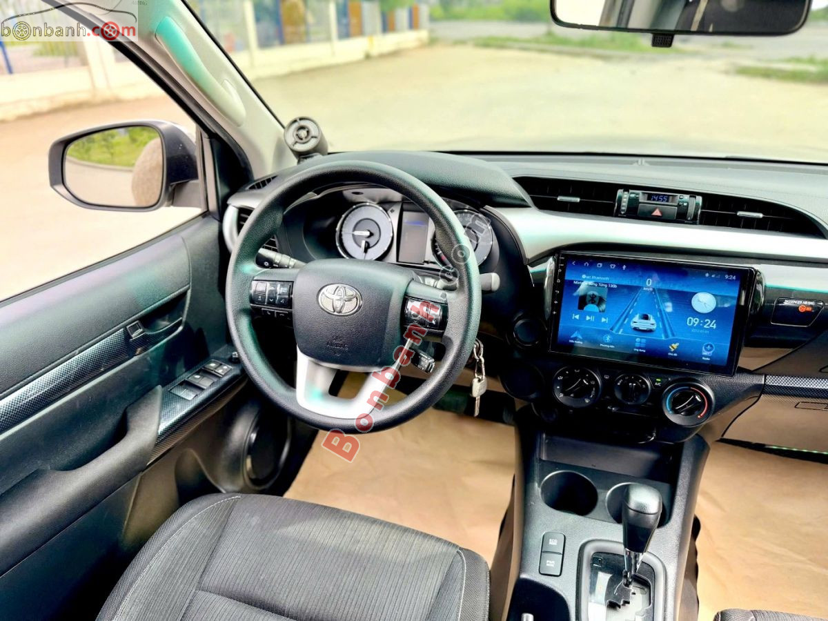 Toyota Hilux 2.4L 4x2 AT 2021 - 575 Triệu 6