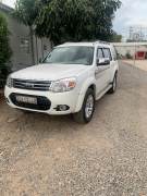 Bán xe Ford Everest 2014 2.5L 4x2 MT giá 365 Triệu - Quảng Ngãi