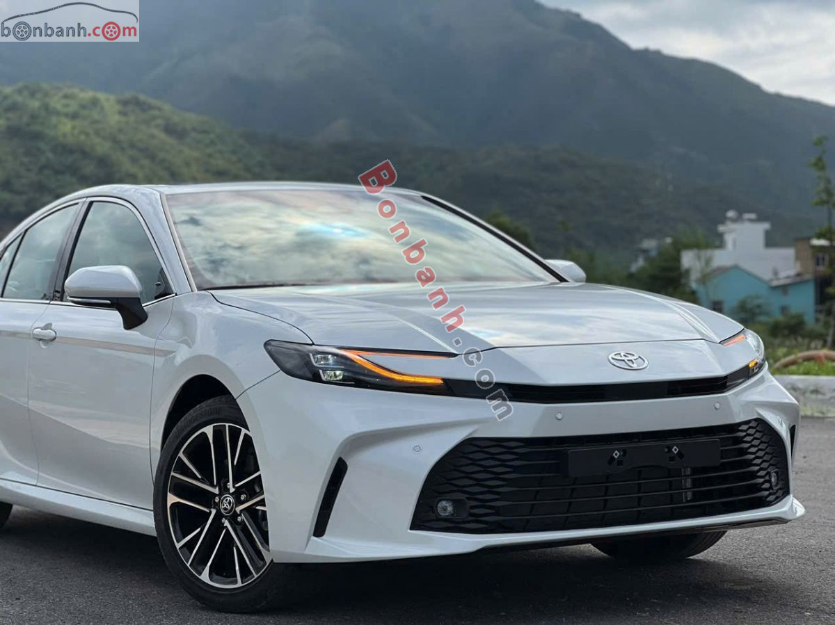 Toyota Camry 2.0Q 2026