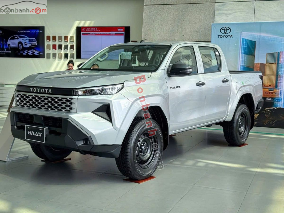 Toyota Hilux Standard 2.8L 4x2 MT 2026