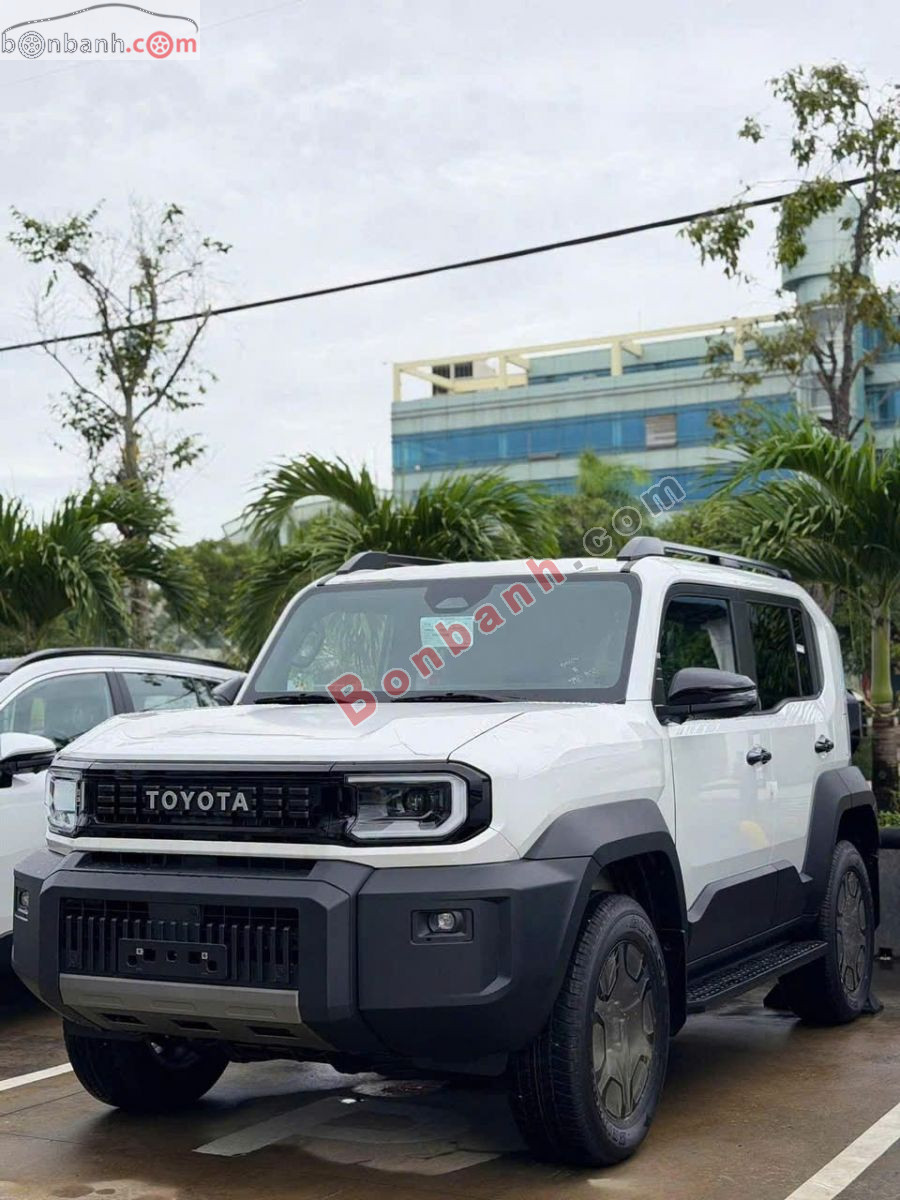 Toyota Land Cruiser FJ 2.7L AT AWD 2026