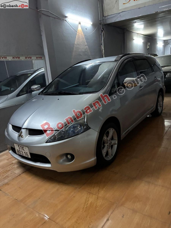 Mitsubishi Grandis 2.4 AT 2009 - 235 Triệu 2