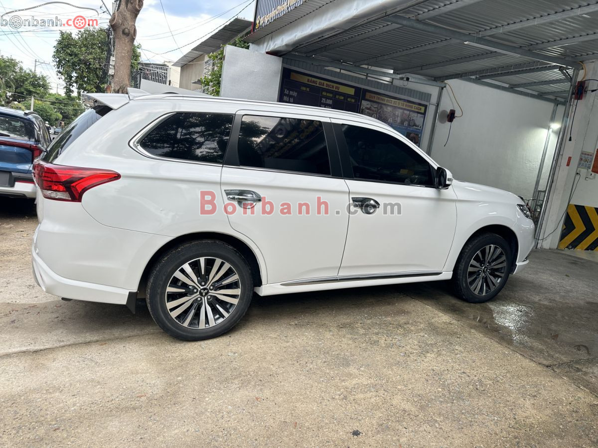 Mitsubishi Outlander Premium 2.0 CVT 2023 - 699 Triệu 2