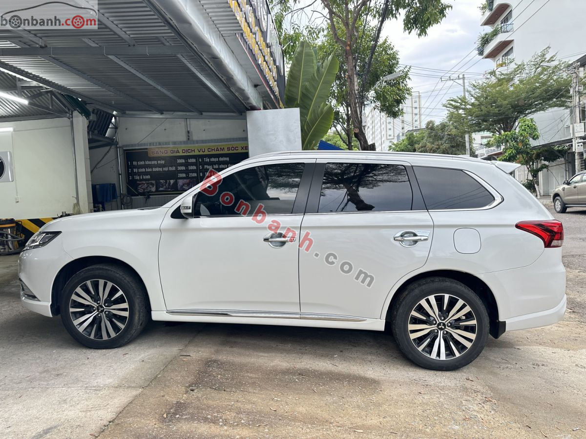 Mitsubishi Outlander Premium 2.0 CVT 2023 - 699 Triệu 3
