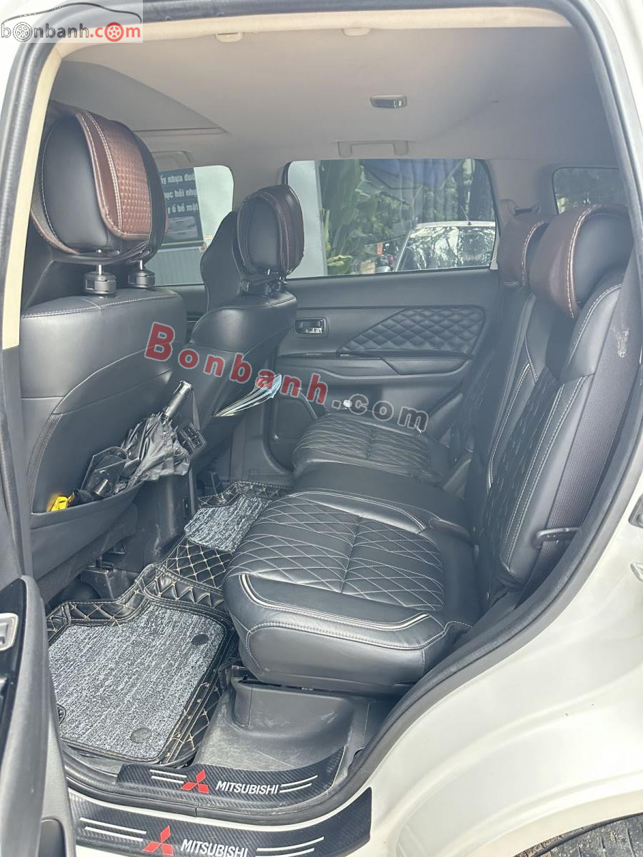 Mitsubishi Outlander Premium 2.0 CVT 2023 - 699 Triệu 7