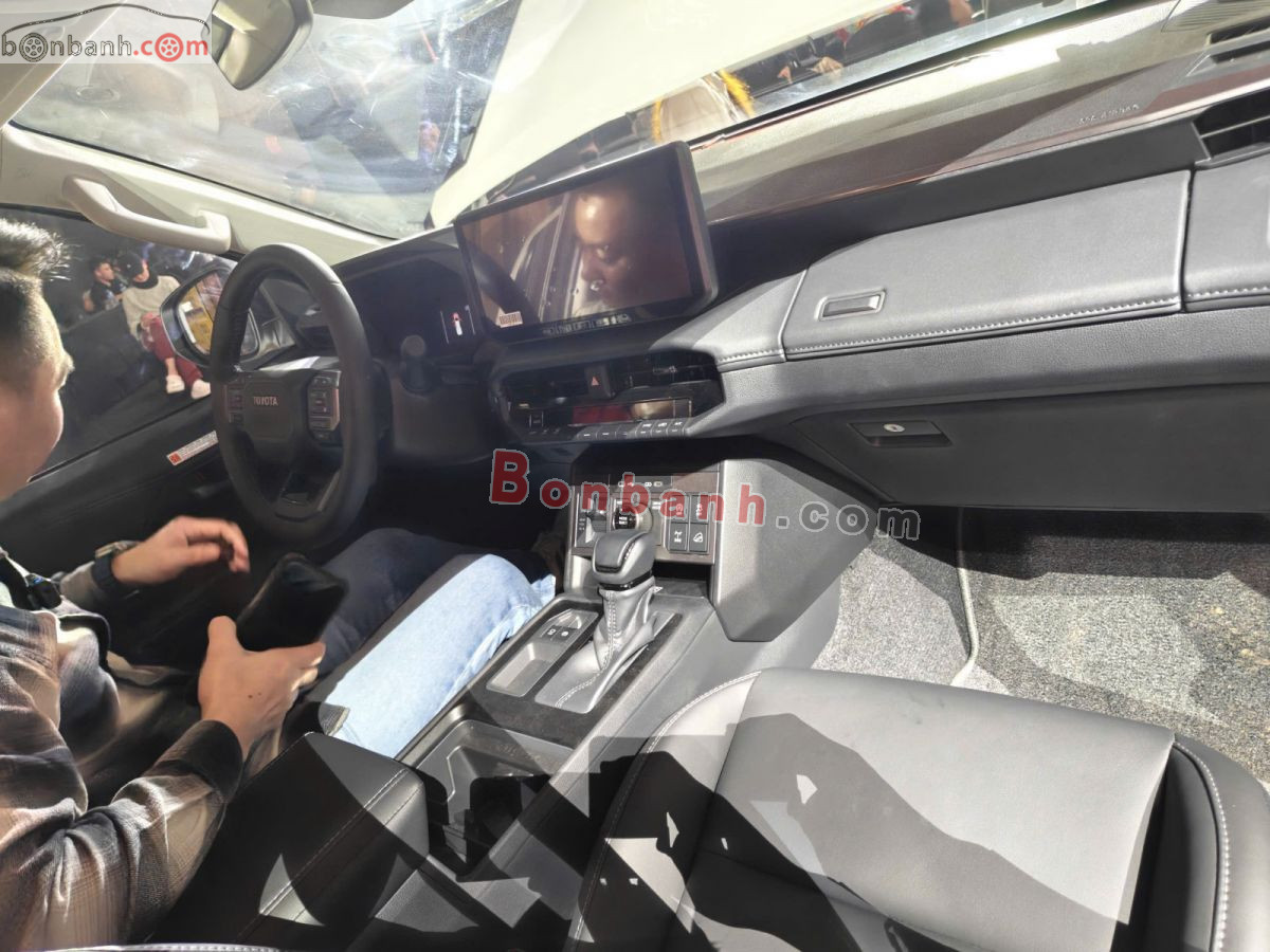 Toyota Hilux Trailhunter 2.8L 4x4 AT 2026 - 903 Triệu 6