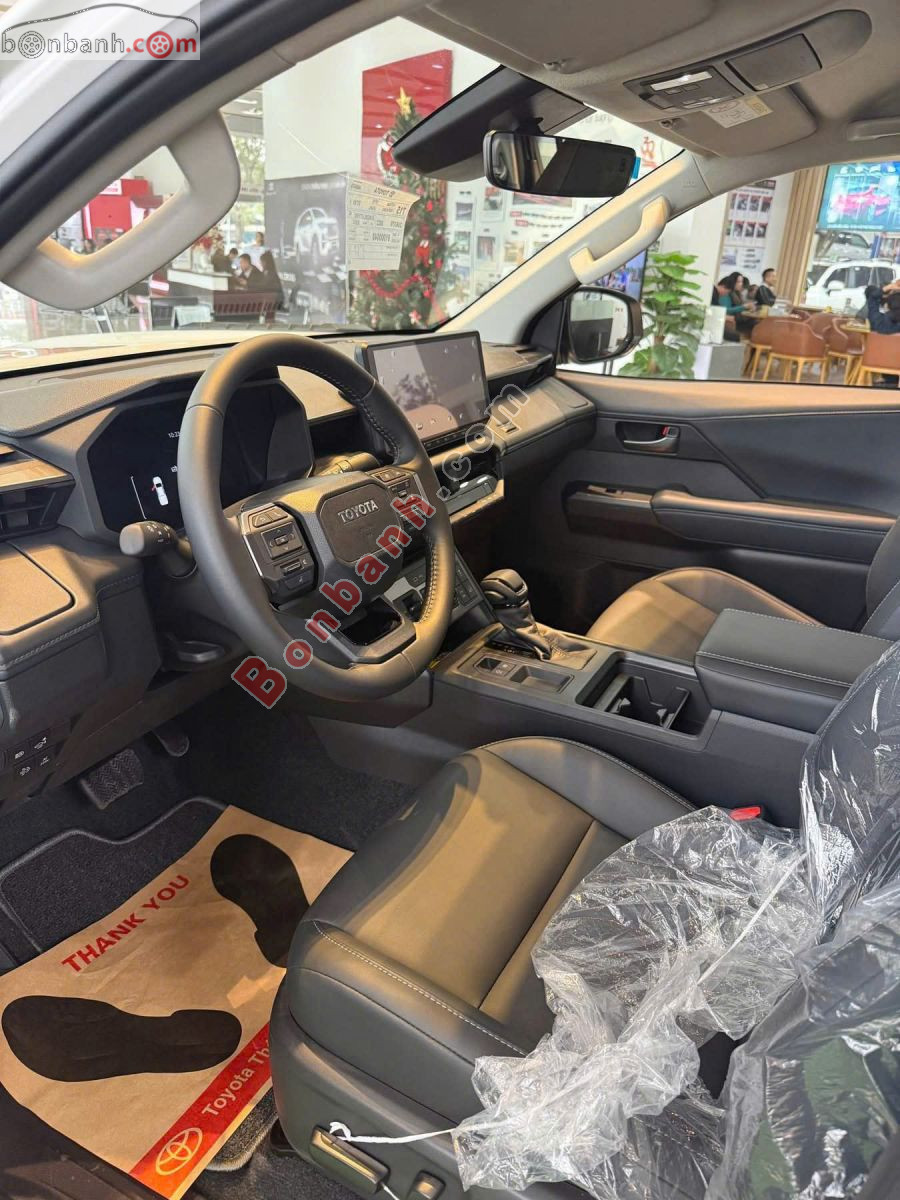 Toyota Hilux Trailhunter 2.8L 4x4 AT 2026 - 903 Triệu 7