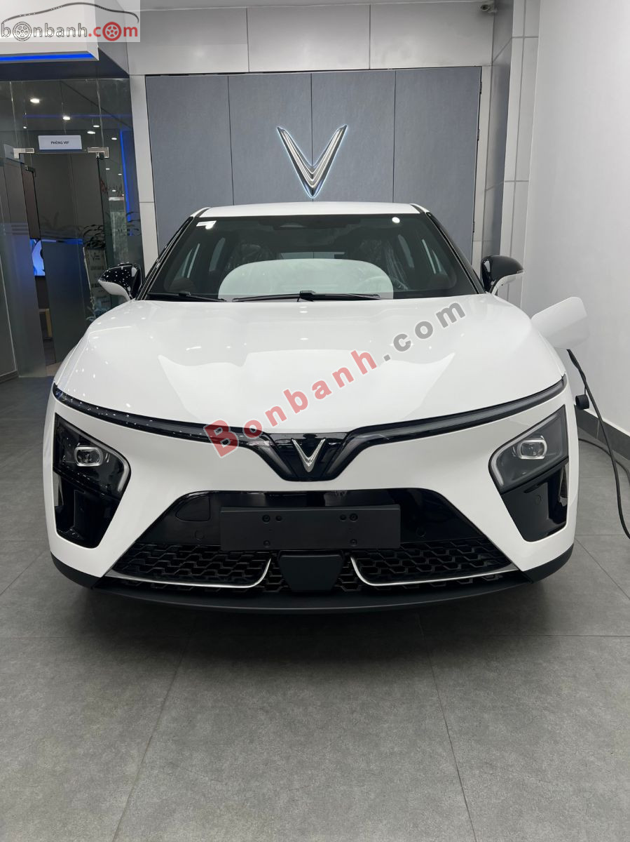 VinFast VF7 Plus AWD 2026 - 825 Triệu