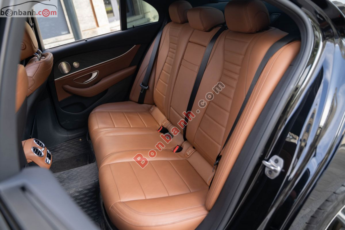 Mercedes Benz E class E300 AMG 2023 - 2 Tỷ 99 Triệu 7