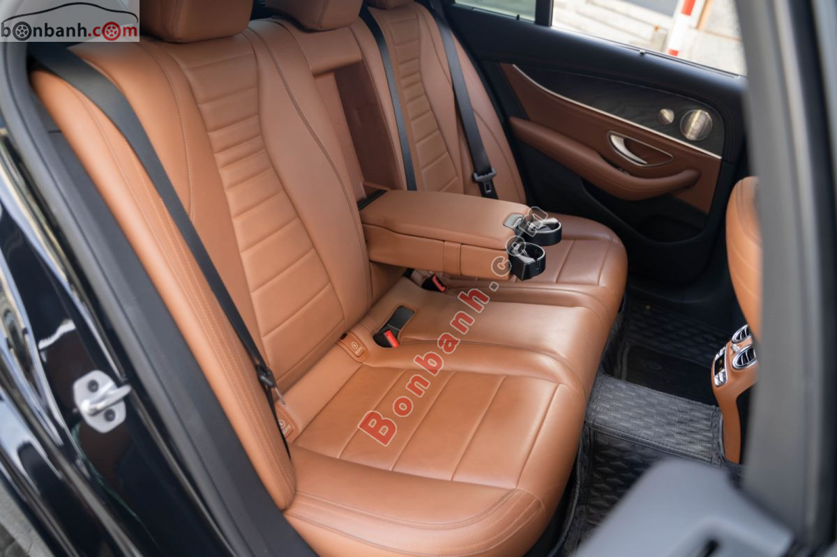 Mercedes Benz E class E300 AMG 2023 - 2 Tỷ 99 Triệu 8