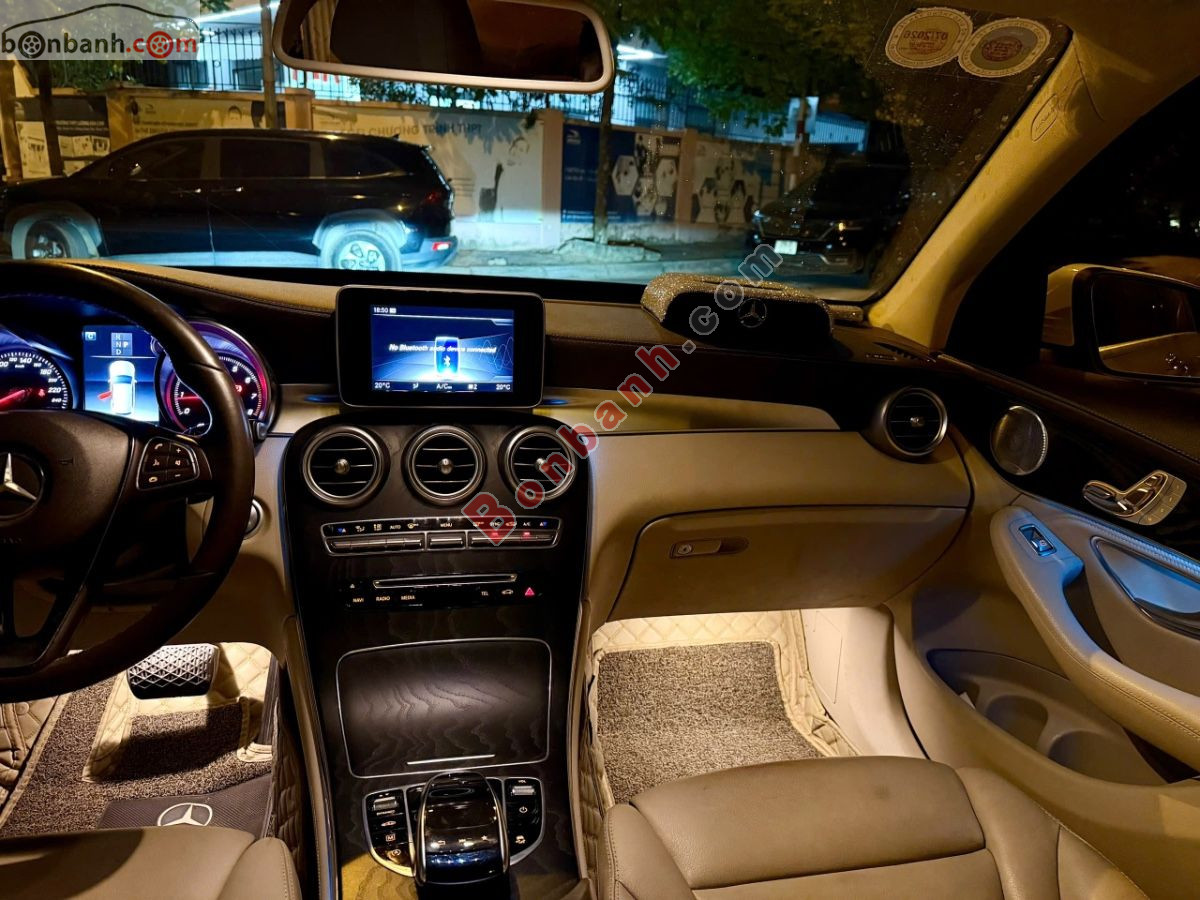 Mercedes Benz GLC 300 4Matic 2018 - 990 Triệu 7