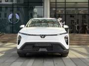 VinFast Limo Green 2025