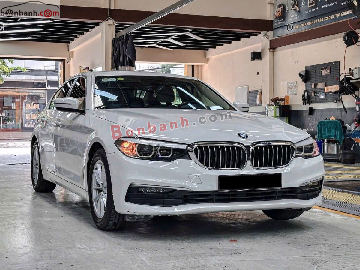 BMW 5 Series 520i 2018 - 888 Triệu