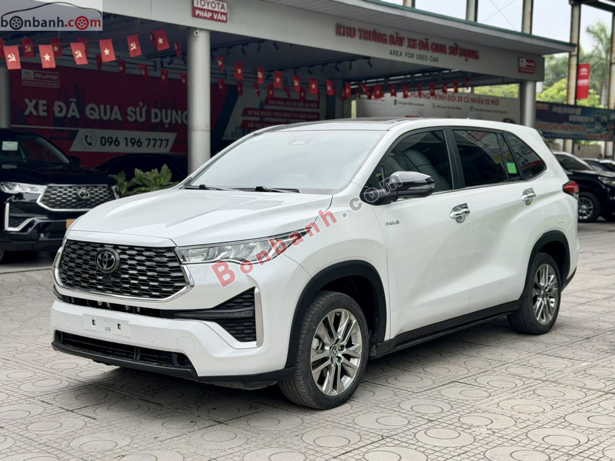 Đánh giá Toyota Innova Cross: MPV mang dáng SUV, an toàn đầy đủ TSS