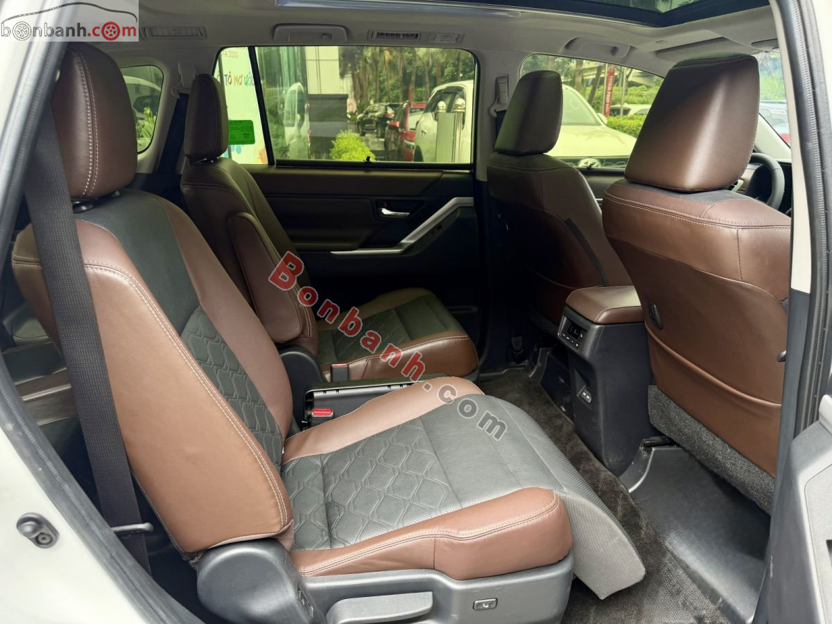 Toyota Innova Cross HEV 2.0 CVT 2024 - 910 Triệu 10