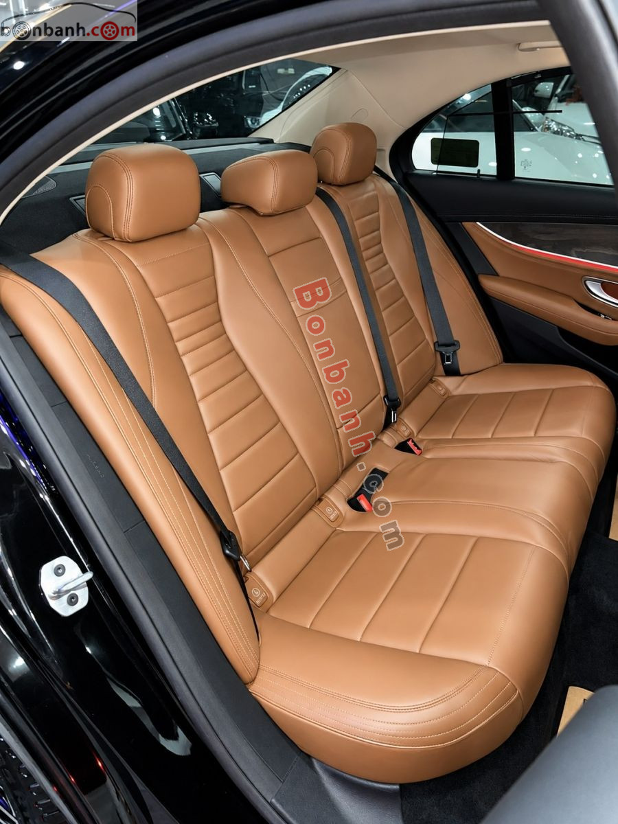 Bán ô tô Mercedes Benz E class E300 AMG - 2019 - xe cũ