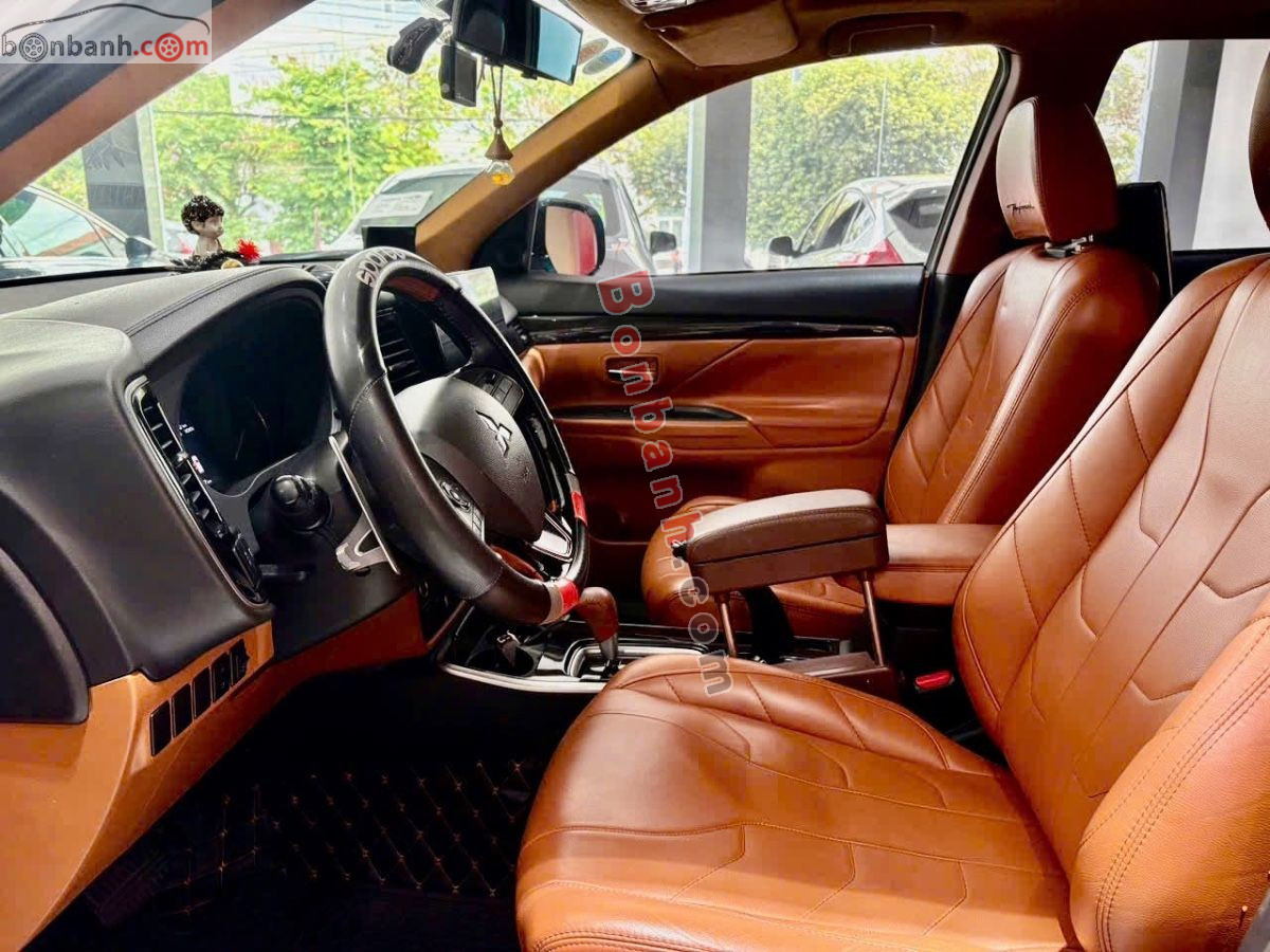 Mitsubishi Outlander 2.0 CVT Premium 2018 - 550 Triệu 4