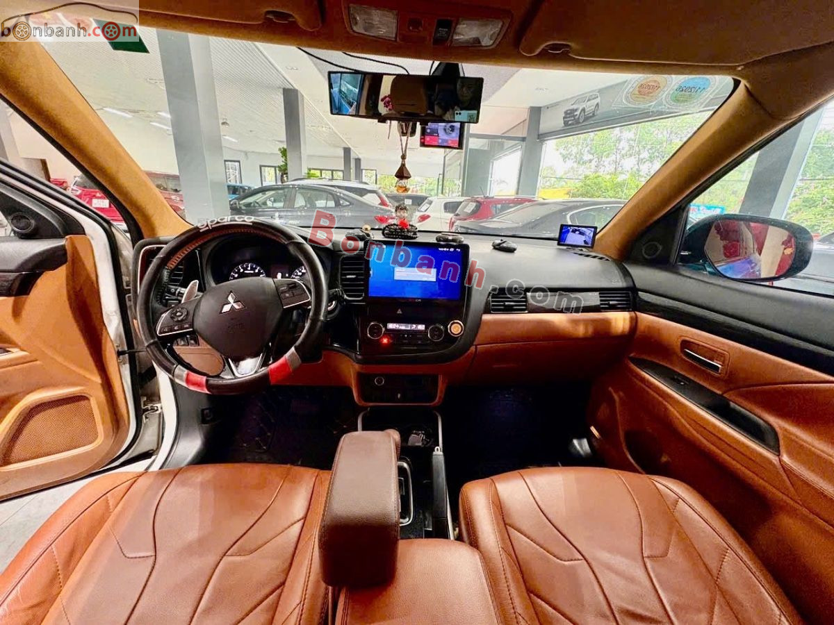 Mitsubishi Outlander 2.0 CVT Premium 2018 - 550 Triệu 5