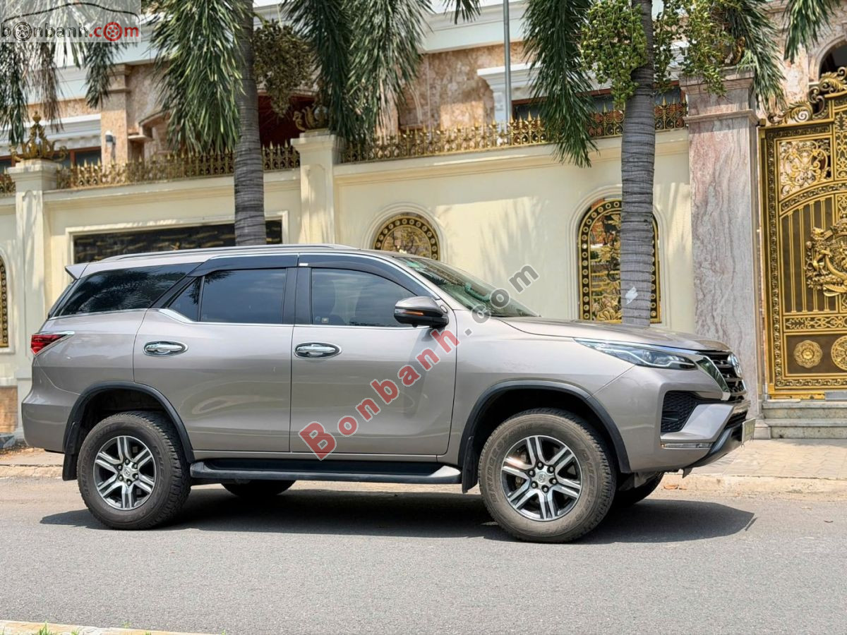 Toyota Fortuner 2.4G 4x2 AT 2020 - 825 Triệu 2