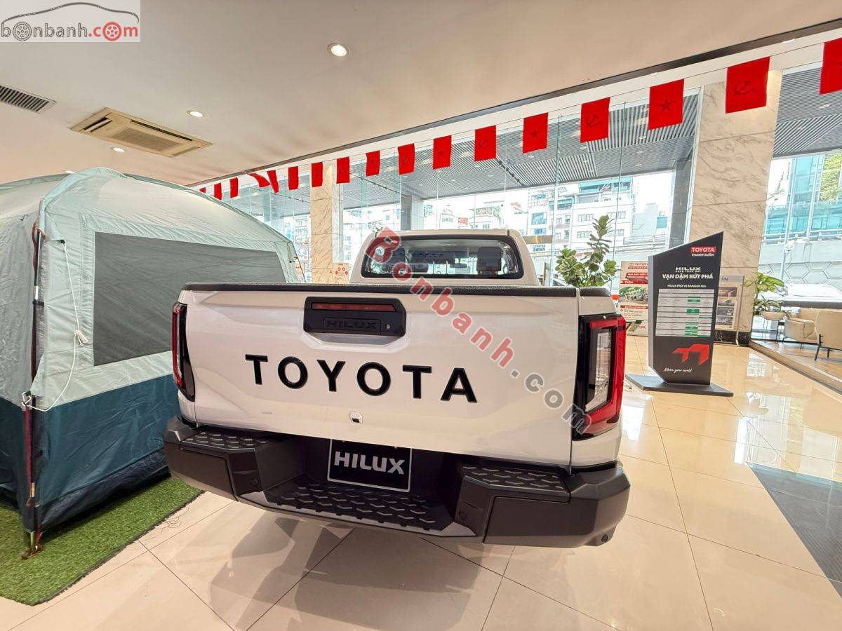Toyota Hilux Pro 2.8L 4x2 AT 2026 - 675 Triệu 5