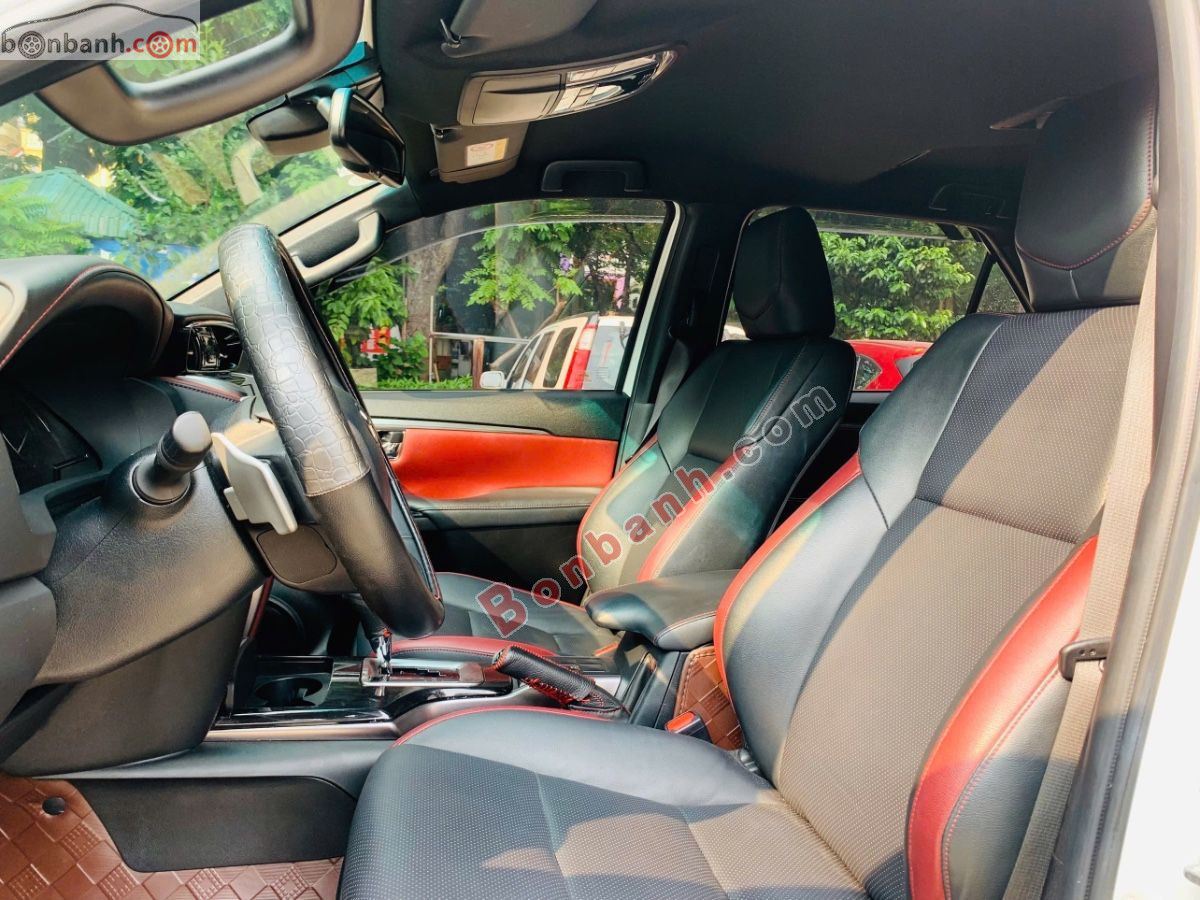 Toyota Fortuner 2.8V 4x4 AT Legender 2021 - 1 Tỷ 60 Triệu 5