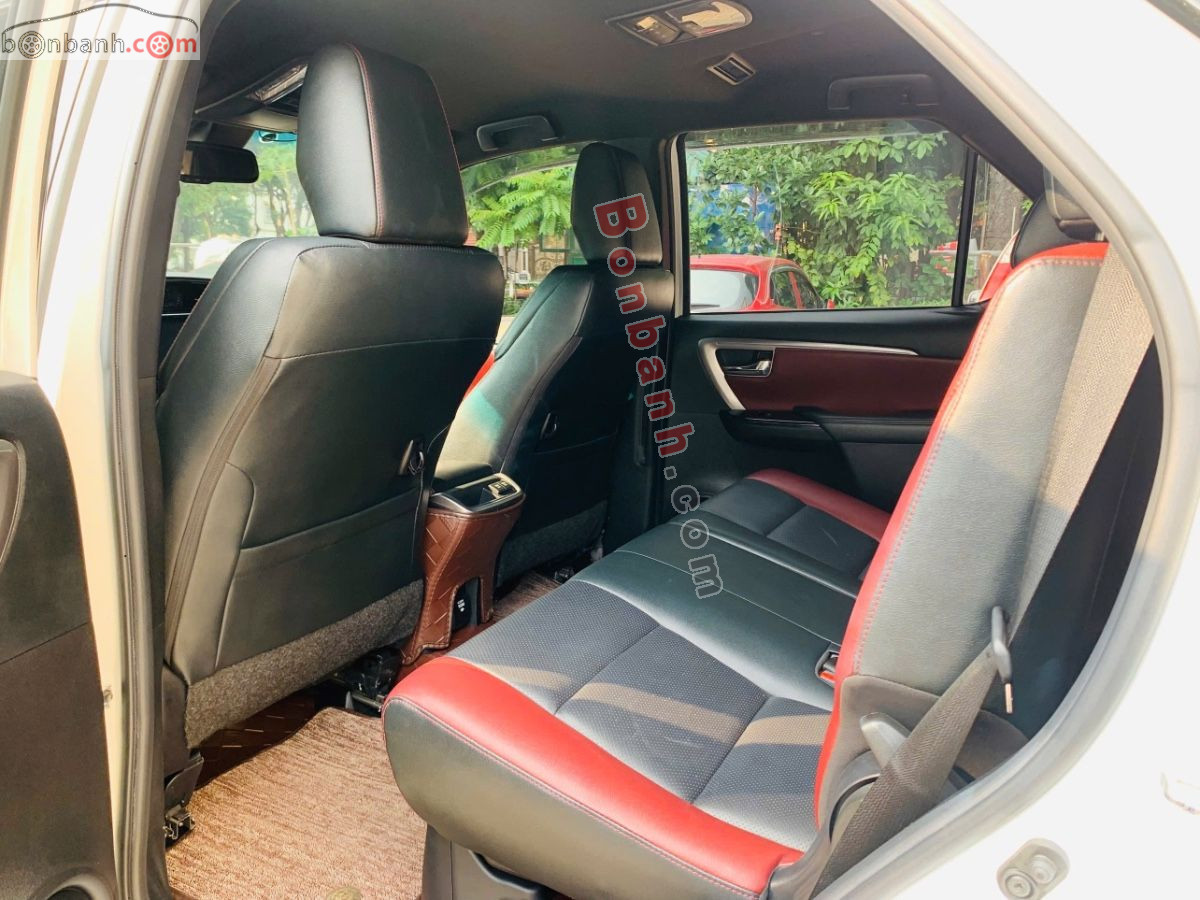 Toyota Fortuner 2.8V 4x4 AT Legender 2021 - 1 Tỷ 60 Triệu 7