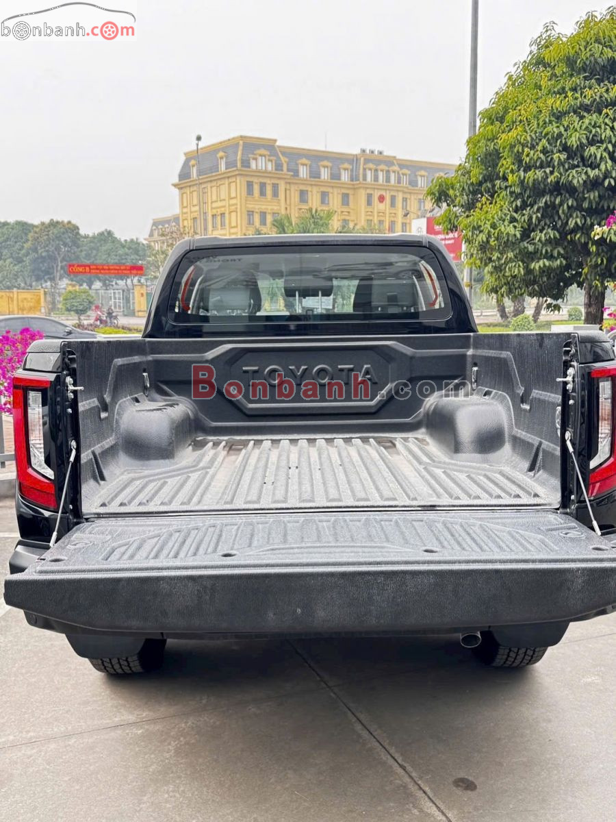 Toyota Hilux Pro 2.8L 4x2 AT 2026 - 690 Triệu 6