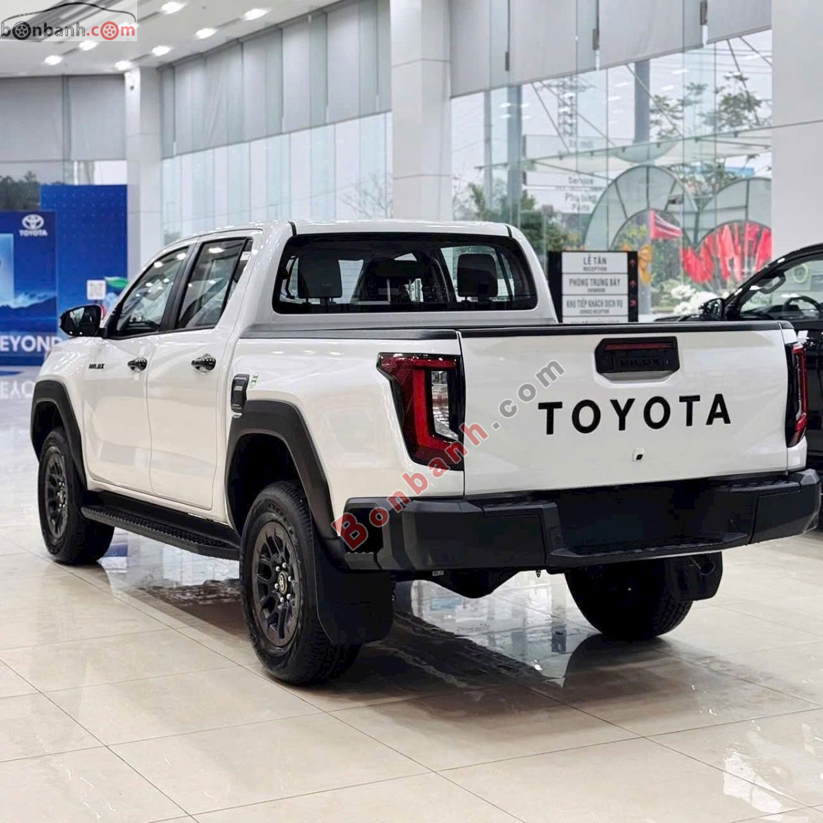Toyota Hilux Pro 2.8L 4x2 AT 2026 - 690 Triệu 4