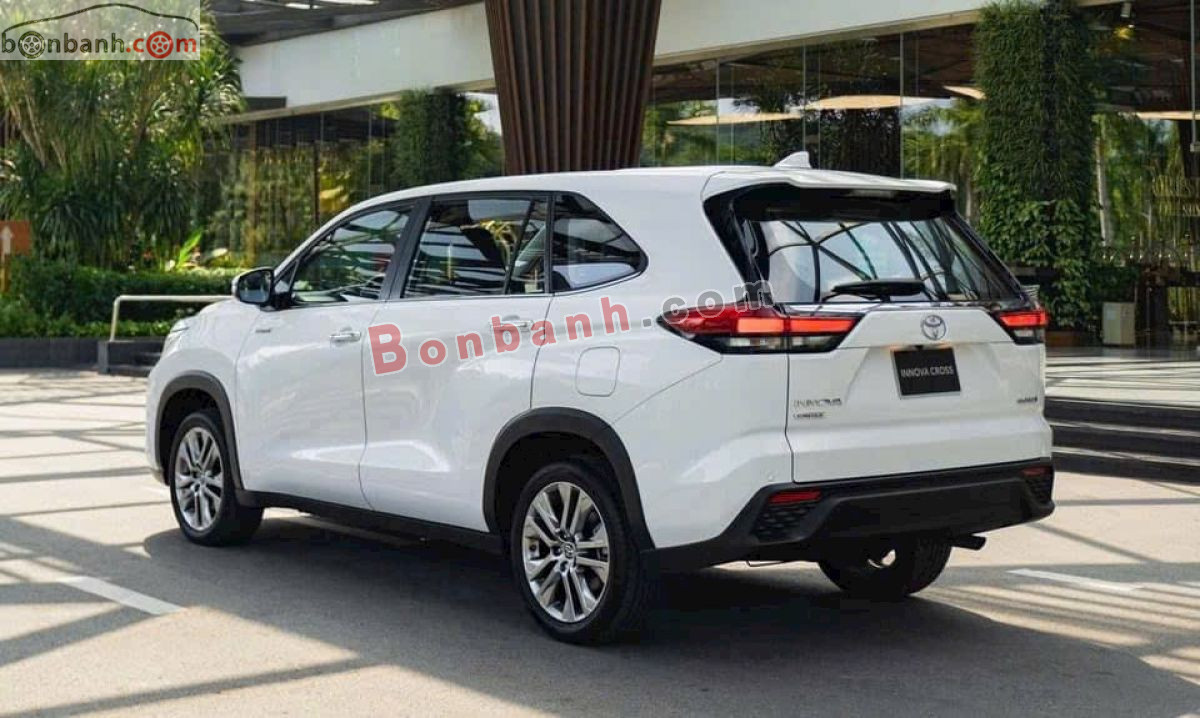 Toyota Innova Cross HEV 2.0 CVT 2026 - 955 Triệu 3
