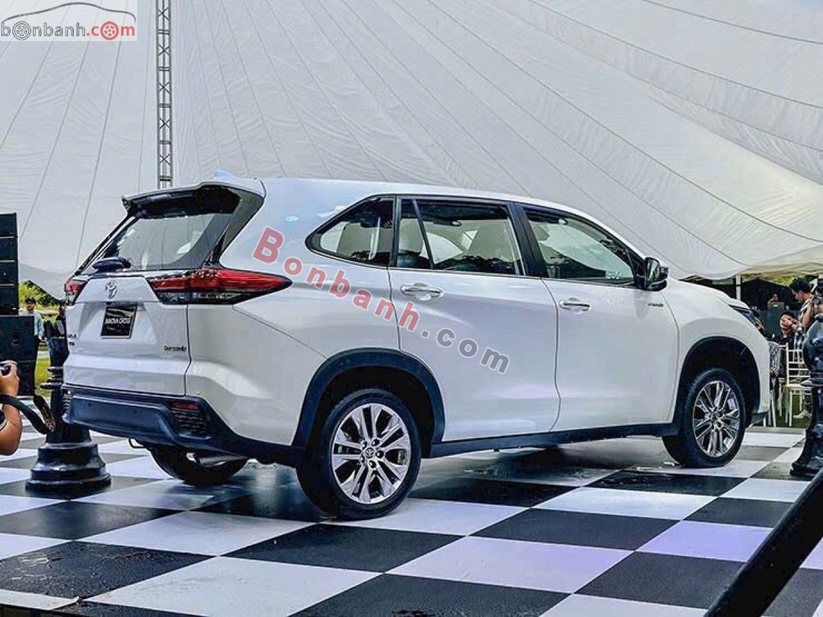 Toyota Innova Cross HEV 2.0 CVT 2026 - 955 Triệu 2