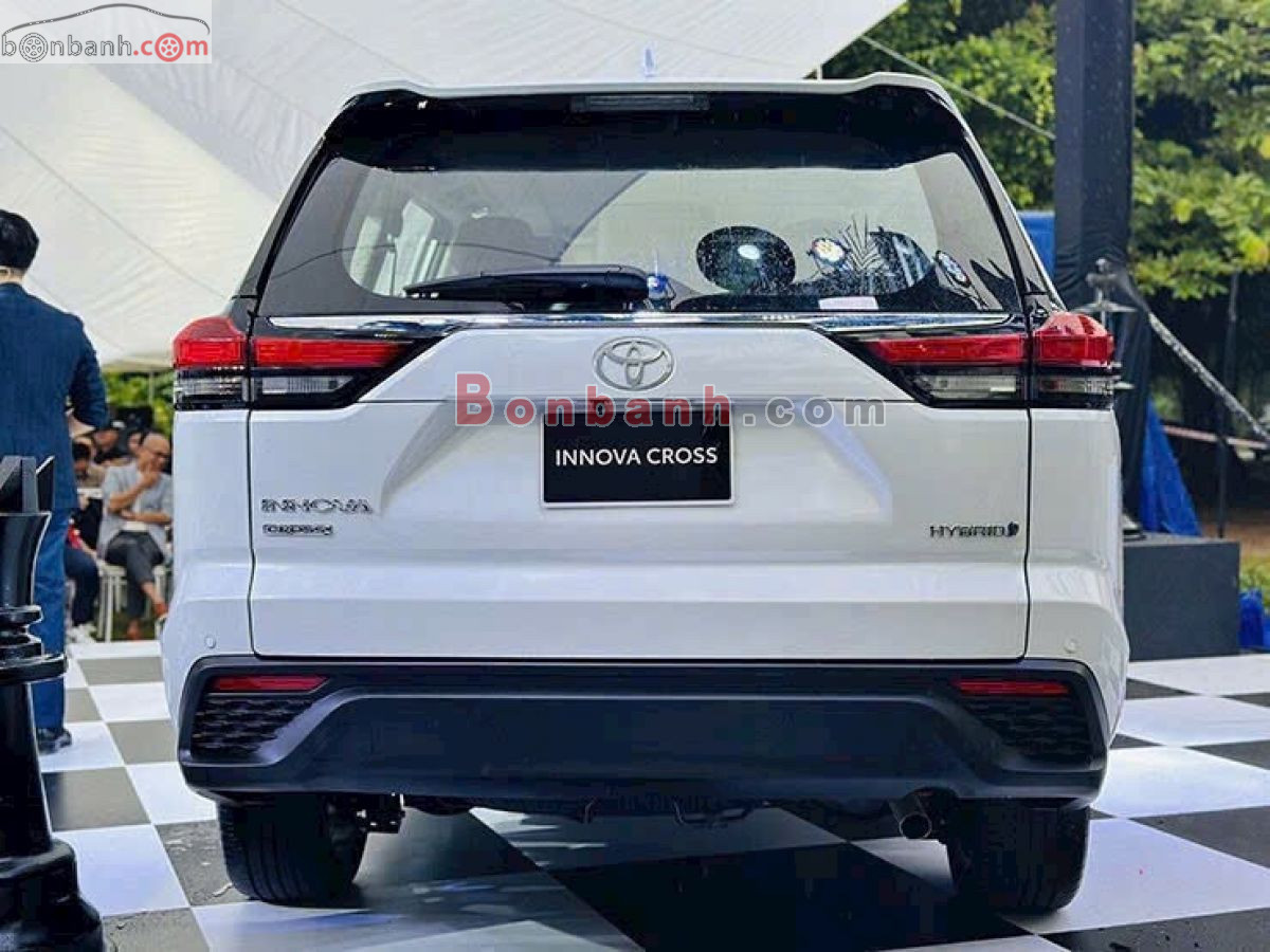 Toyota Innova Cross HEV 2.0 CVT 2026 - 955 Triệu 4