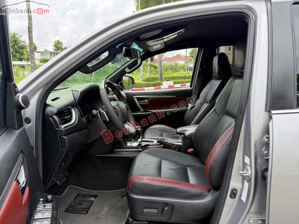 Toyota Fortuner Legender 2.8L 4x4 AT 2022 - 965 Triệu 7