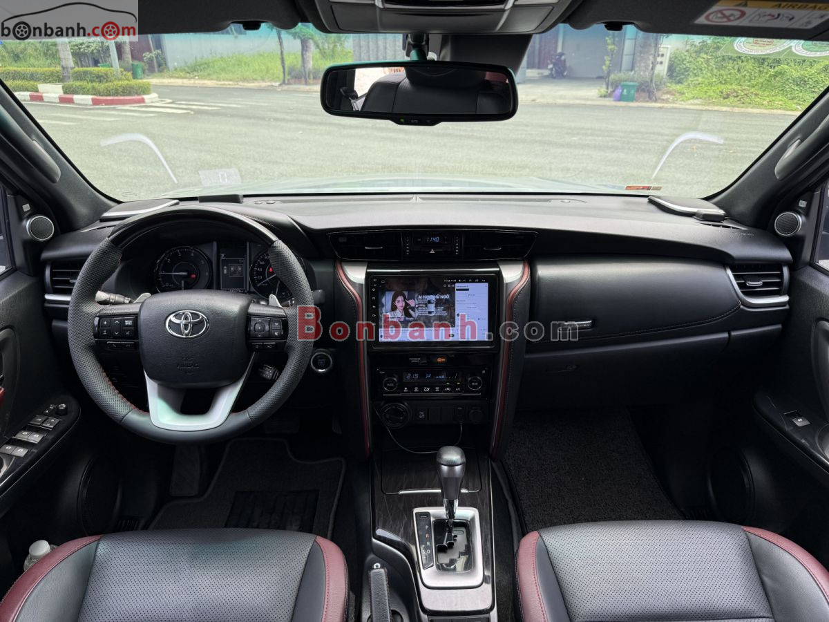Toyota Fortuner Legender 2.8L 4x4 AT 2022 - 965 Triệu 9