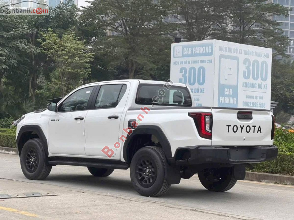 Toyota Hilux Pro 2.8L 4x2 AT 2026 - 680 Triệu 4