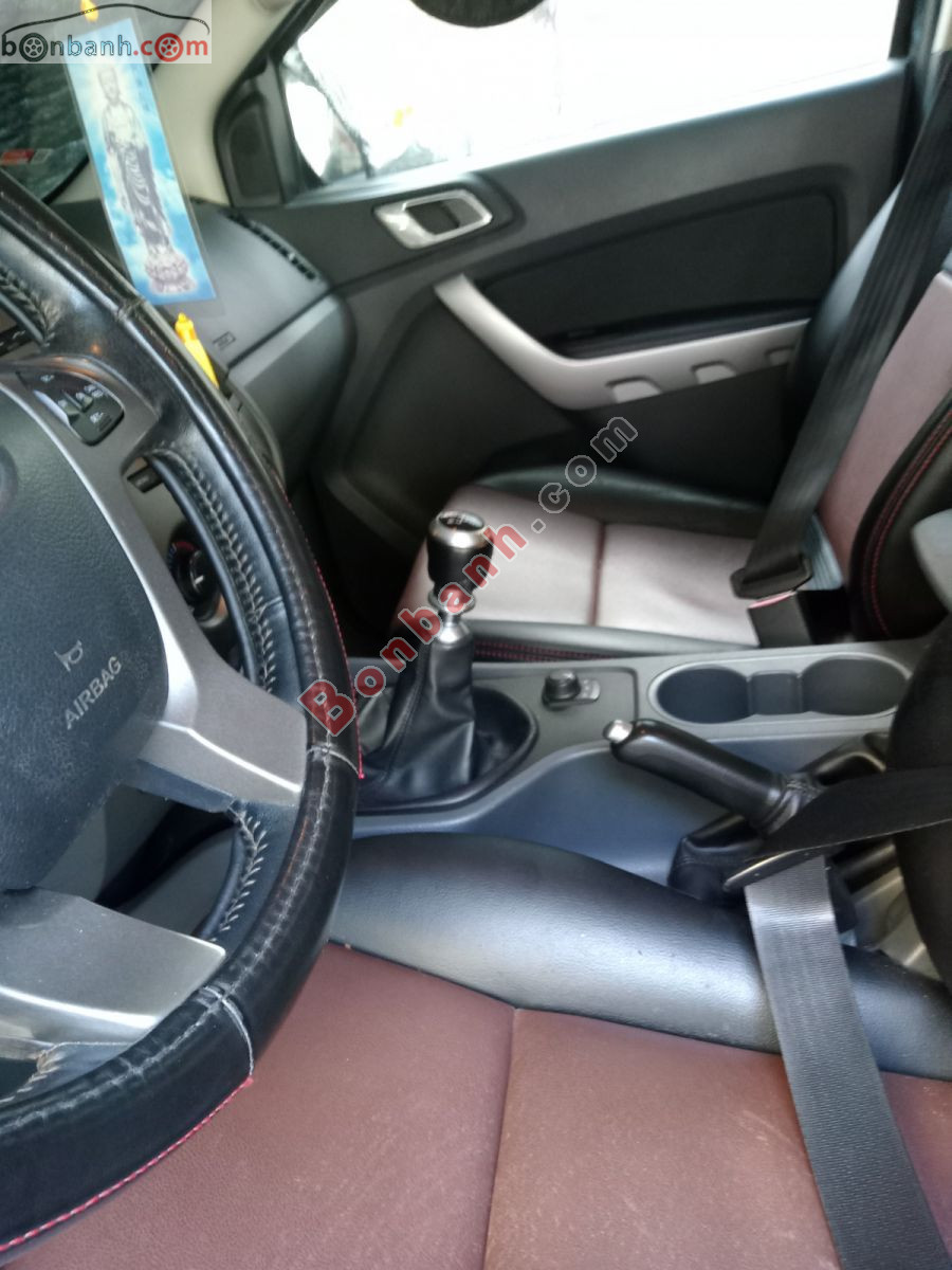 Ford Ranger XLT 2.2L 4x4 MT 2012 - 290 Triệu 4