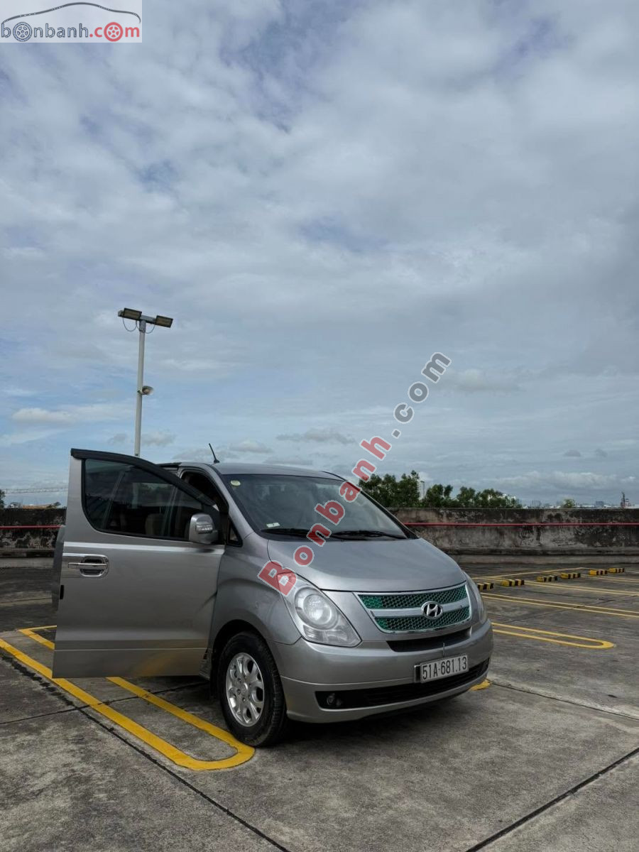 Hyundai Grand Starex 2.5 MT 2013 - 365 Triệu